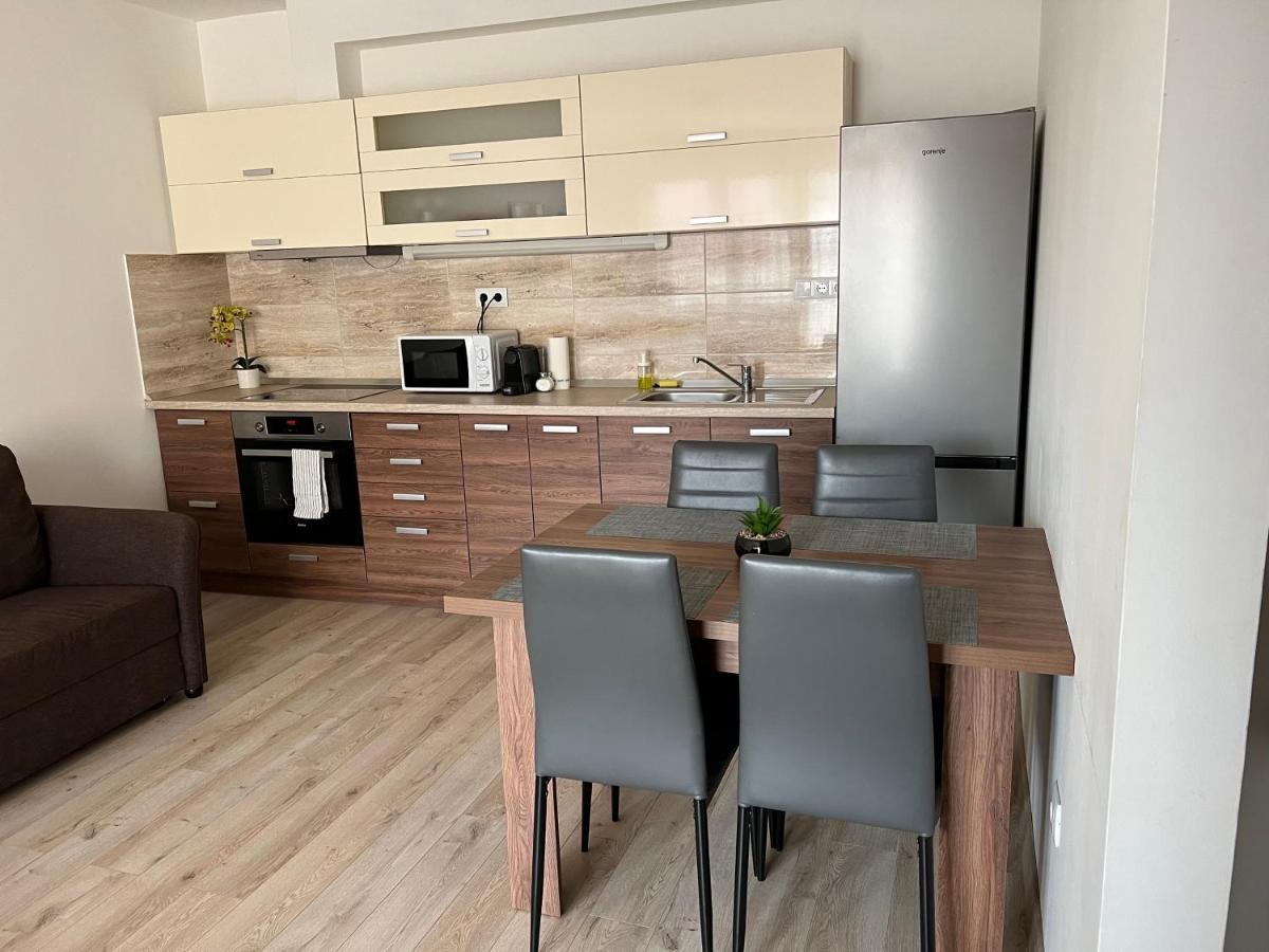 Hatvan Central Apartment เดเบรตเซน ภายนอก รูปภาพ