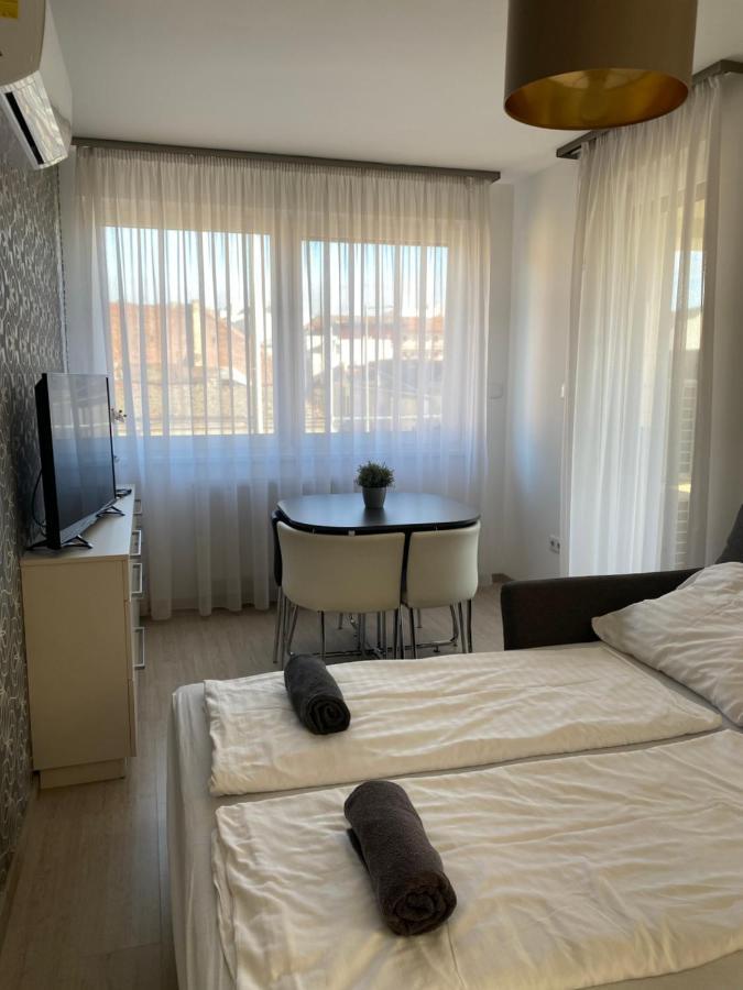 Hatvan Central Apartment เดเบรตเซน ภายนอก รูปภาพ