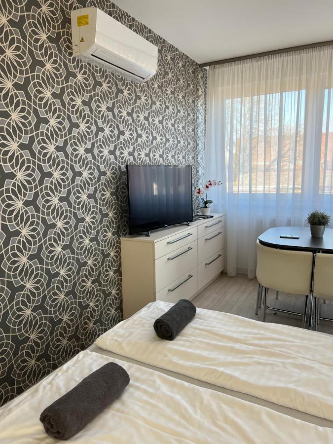 Hatvan Central Apartment เดเบรตเซน ภายนอก รูปภาพ