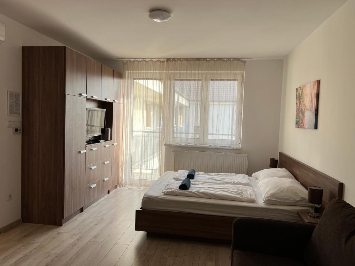 Hatvan Central Apartment เดเบรตเซน ภายนอก รูปภาพ